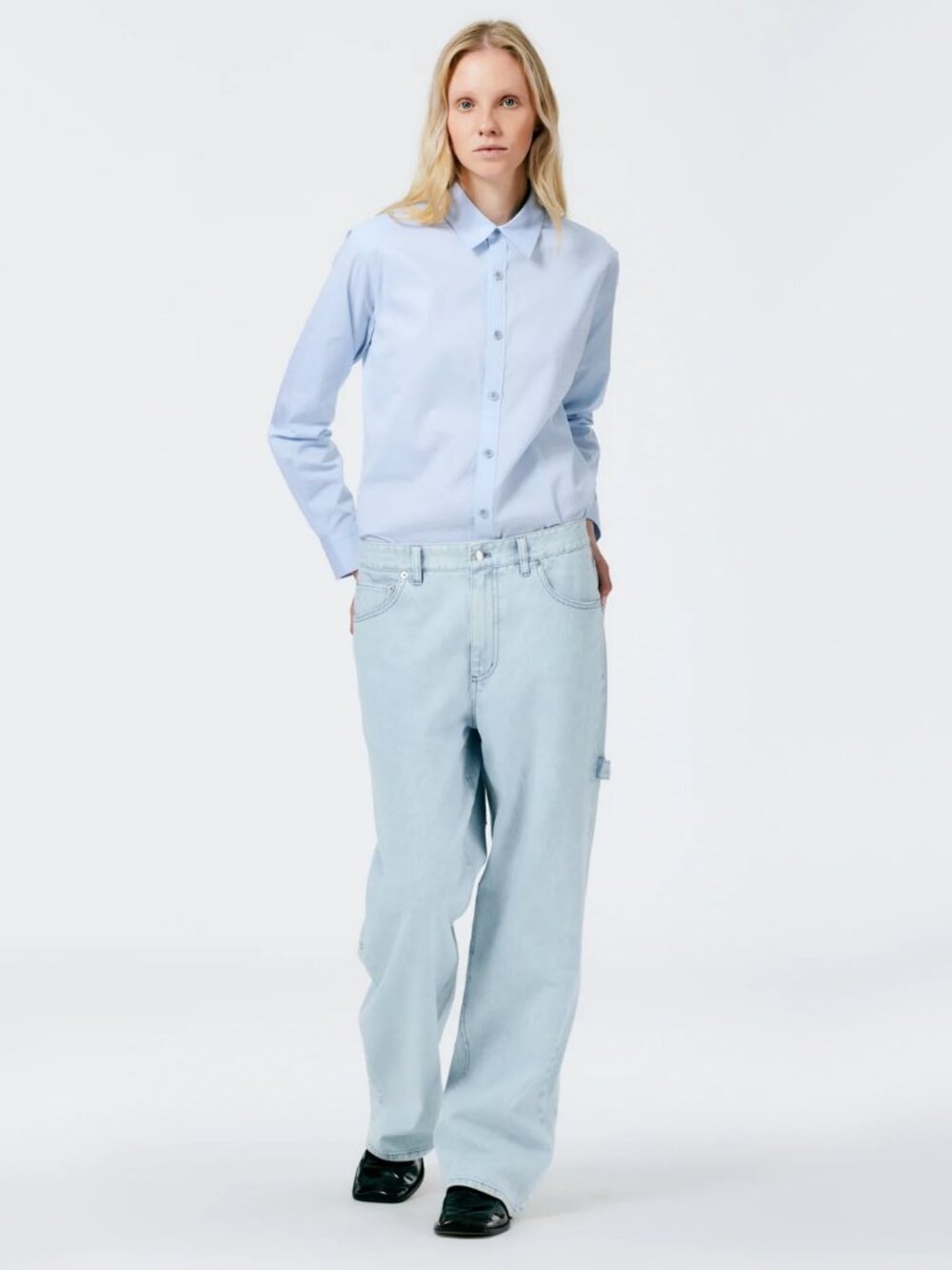 Tibi Indigo Denim Slouchy Carpenter Jean in Bleached Denim, size 32